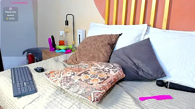 Nicole Angels  online show from 17, 10, 2025