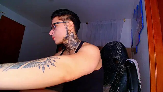 DennisWalkerr online show from 25, 10, 2025