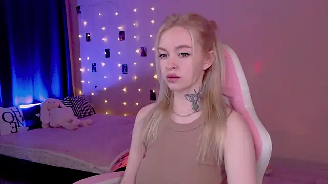 Snapshot of Naughty_Mable chatting on 15, 6, 2026 Naughty Mable online show from 15, 6, 2026