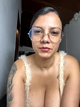 Abril jones10 online show from 16, 10, 2025