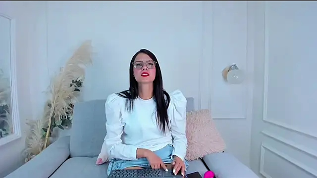 Abril jones10 online show from 27, 12, 2024