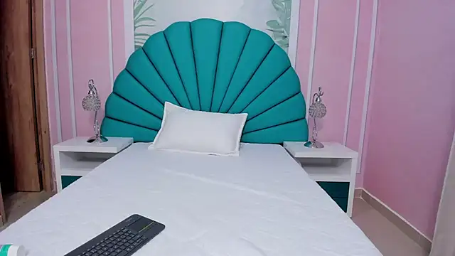 Snapshot of Daphne_Fox_ chatting on 22, 2, 2025 Daphne Fox online show from 22, 2, 2025