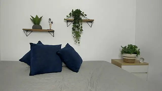 Snapshot of naughty_1girl chatting on 13, 4, 2026 naughty 1girl online show from 13, 4, 2026