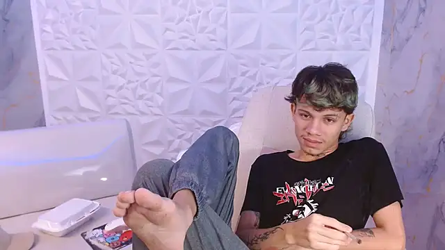 andy dan18 online show from 22, 4, 2026