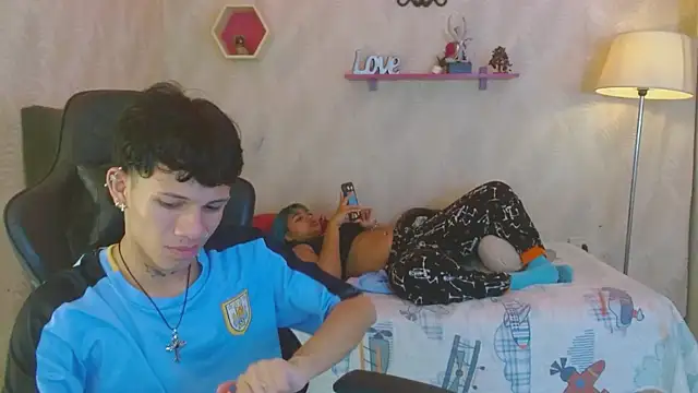 Snapshot of andy_dan18 chatting on 11, 11, 2025 andy dan18 online show from 11, 11, 2025