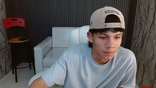 Snapshot of andy_dan18 chatting on 23, 10, 2025 andy dan18 online show from 23, 10, 2025