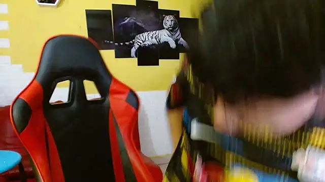 Snapshot of andy_dan18 chatting on 15, 10, 2025 andy dan18 online show from 15, 10, 2025