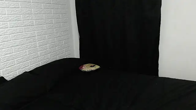 Snapshot of rousstattoo chatting on 4, 1, 2025 rousstattoo online show from 4, 1, 2025