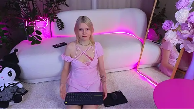 Snapshot of NellieLoyns chatting on 18, 3, 2025 NellieLoyns online show from 18, 3, 2025