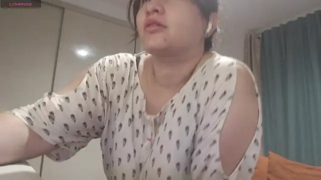 MommyHelpsmee online show from 4, 11, 2025