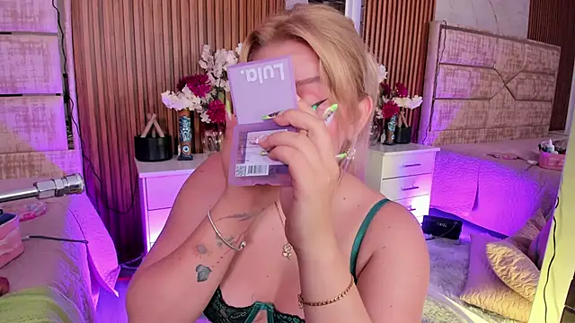 LolaAngellx online show from 7, 3, 2026