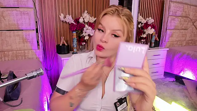 LolaAngellx online show from 20, 2, 2026