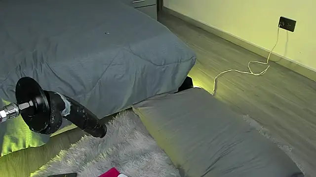 LolaAngellx online show from 21, 4, 2026