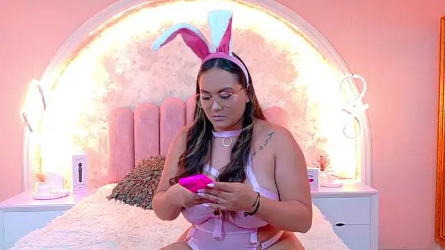 MiaLaurents online show from 19, 11, 2025