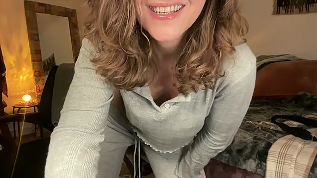 leahsparkles online show from 4, 12, 2025