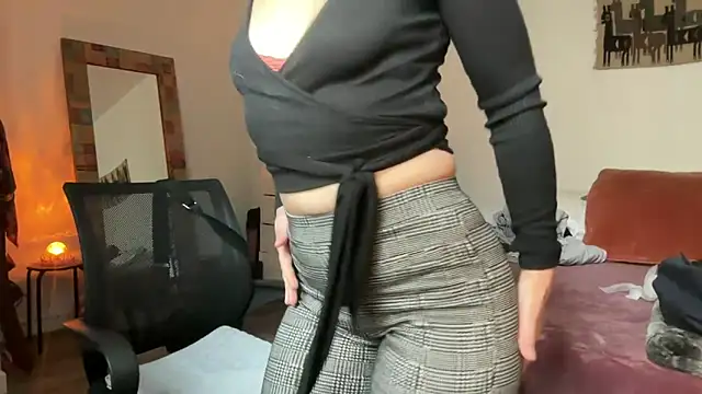 leahsparkles online show from 1, 12, 2025