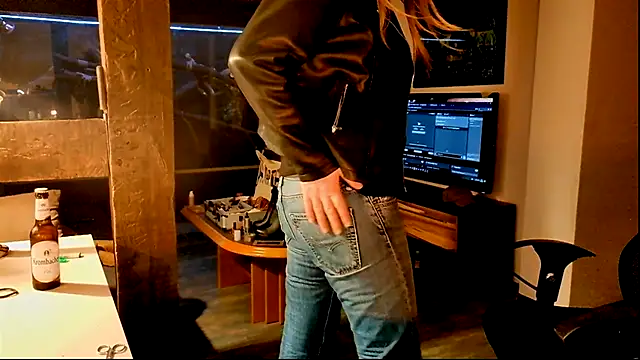 Snapshot of DYasmin69 chatting on 18, 10, 2025 DYasmin69 online show from 18, 10, 2025