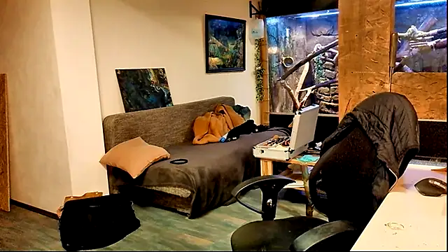 Snapshot of DYasmin69 chatting on 9, 10, 2025 DYasmin69 online show from 9, 10, 2025