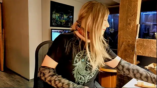 Snapshot of DYasmin69 chatting on 11, 10, 2025 DYasmin69 online show from 11, 10, 2025