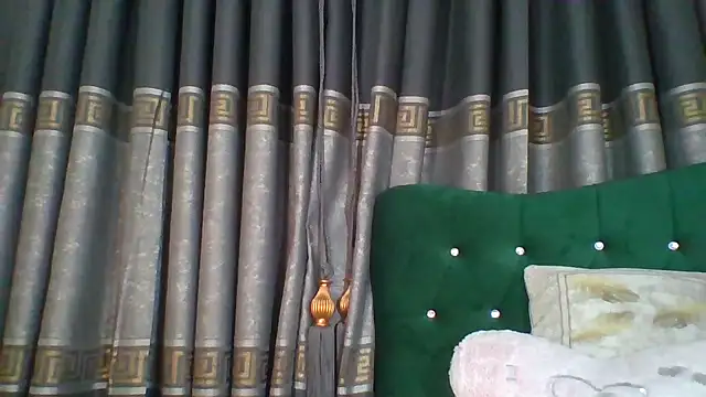 LeydiLi online show from 1, 3, 2025
