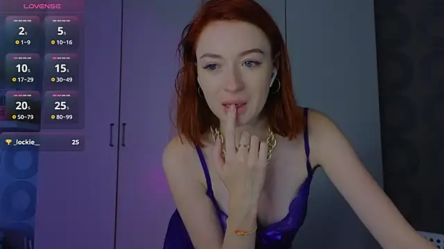 Snapshot of Cuteroxyfoxy chatting on 4, 6, 2026 Cuteroxyfoxy online show from 4, 6, 2026