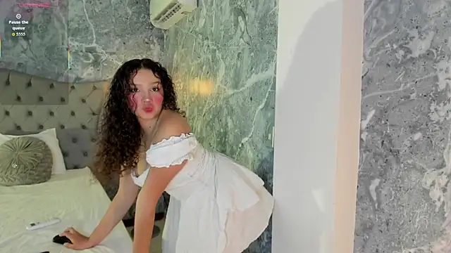 LucyLovelyy online show from 23, 11, 2025