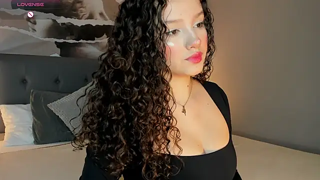 Snapshot of LucyLovelyy chatting on 1, 6, 2026 LucyLovelyy online show from 1, 6, 2026