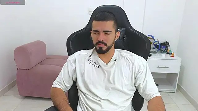 Massimoo 07 online show from 6, 2, 2026