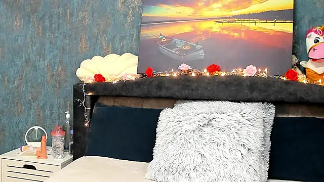 EmaLowe online show from 16, 3, 2025