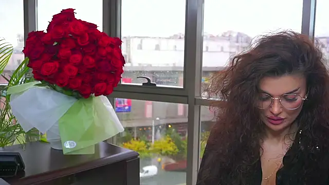 myakalifa online show from 8, 10, 2025