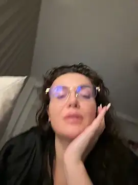 myakalifa online show from 18, 11, 2025