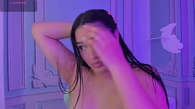 stefany duque1  online show from 1, 2, 2025