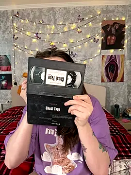 Sabrina shells online show from 18, 12, 2025