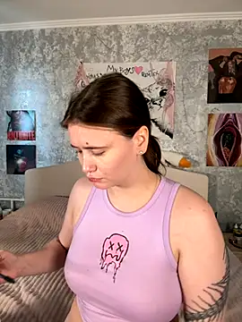 Snapshot of Sabrina_shells chatting on 15, 10, 2025 Sabrina shells online show from 15, 10, 2025