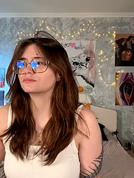 Snapshot of Sabrina_shells chatting on 12, 10, 2025 Sabrina shells online show from 12, 10, 2025