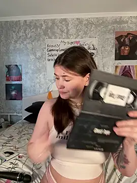 Snapshot of Sabrina_shells chatting on 24, 10, 2025 Sabrina shells online show from 24, 10, 2025