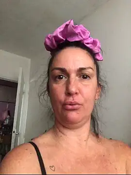 BELLAMORGANE1 online show from 25, 10, 2025