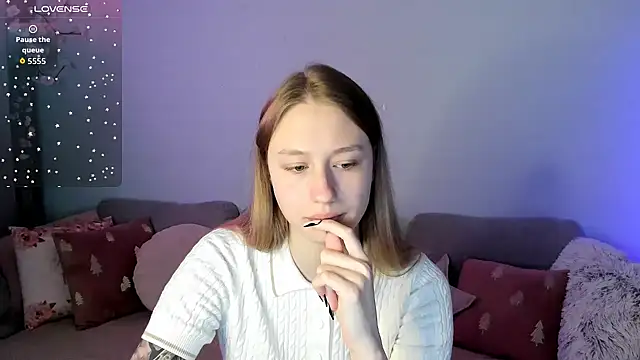Snapshot of Haley_Vixen chatting on 12, 5, 2026 Haley Vixen online show from 12, 5, 2026