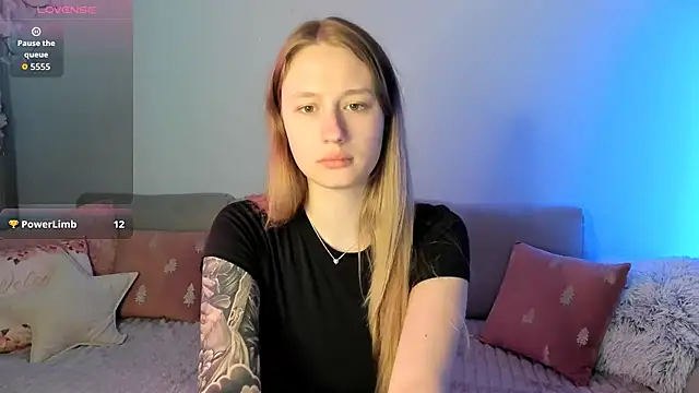 Snapshot of Haley_Vixen chatting on 25, 5, 2026 Haley Vixen online show from 25, 5, 2026