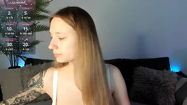 Snapshot of Haley_Vixen chatting on 23, 7, 2026 Haley Vixen online show from 23, 7, 2026