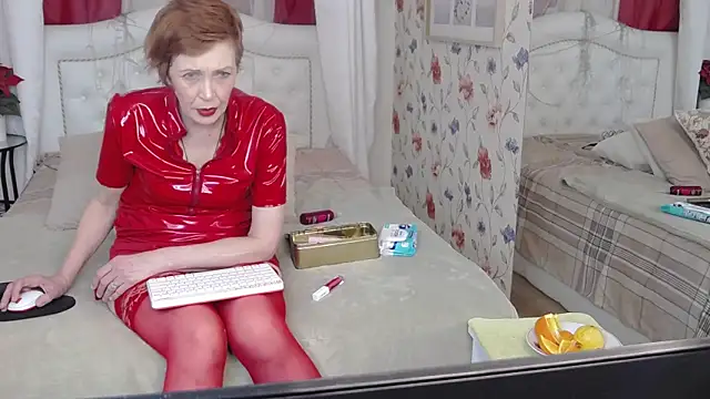 Snapshot of SilviaHart chatting on 14, 2, 2025 SilviaHart online show from 14, 2, 2025