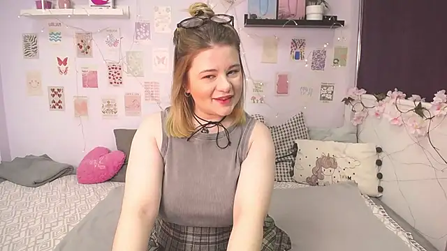 Snapshot of TessPleasure chatting on 3, 2, 2025 TessPleasure online show from 3, 2, 2025