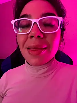 Snapshot of StarSex22 chatting on 19, 10, 2025 StarSex22 online show from 19, 10, 2025