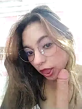 Paulina mosh online show from 7, 3, 2025