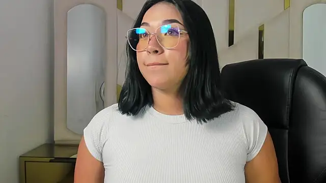 IsabellRodriguez18 online show from 11, 5, 2026