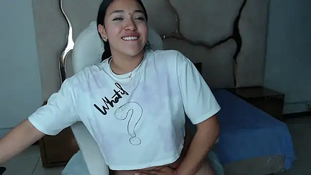 IsabellRodriguez18 online show from 28, 2, 2025