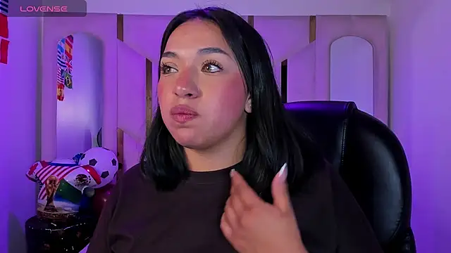 IsabellRodriguez18 online show from 25, 6, 2026