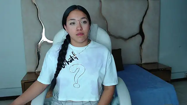 IsabellRodriguez18 online show from 28, 2, 2025