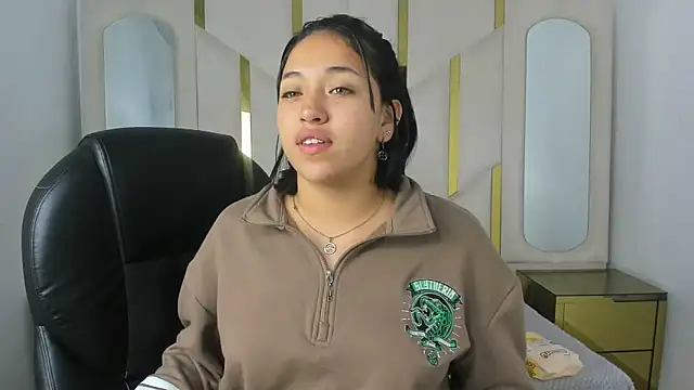 Snapshot of IsabellRodriguez18 chatting on 29, 10, 2025 IsabellRodriguez18 online show from 29, 10, 2025