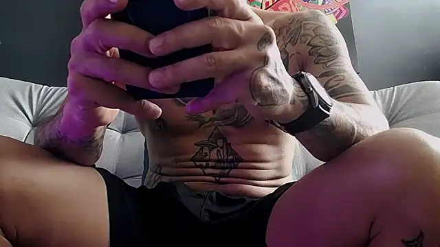 Snapshot of callme_douglas chatting on 8, 10, 2025 callme douglas online show from 8, 10, 2025